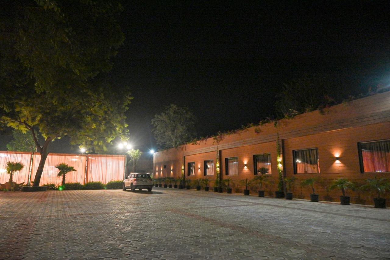 Md Farms And Resorts Mathura Eksteriør billede